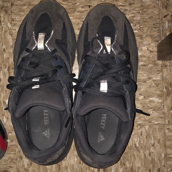 YEEZY 700 SLIGHTLY WORN - Picture 4 of 4